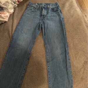 Levi's Men's Straight Leg Denim Jeans in Medium Blue Wash